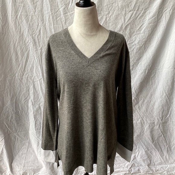 J crew long V-neck sweater with cuffed sleeves. - Picture 1 of 7